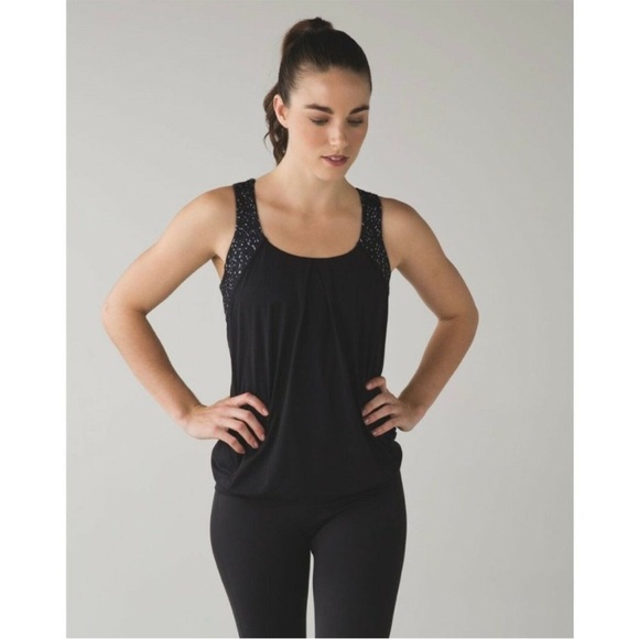 lululemon athletica Tops - Lululemon Nouveau Limits Tank‎ Black Butterfly Texture Top Size 6
